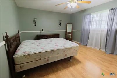 301 Berkshire Lane, Victoria, TX 77904 - Photo 18