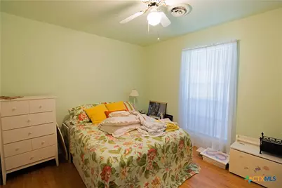 301 Berkshire Lane, Victoria, TX 77904 - Photo 16