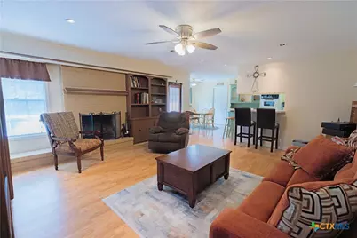 301 Berkshire Lane, Victoria, TX 77904 - Photo 4