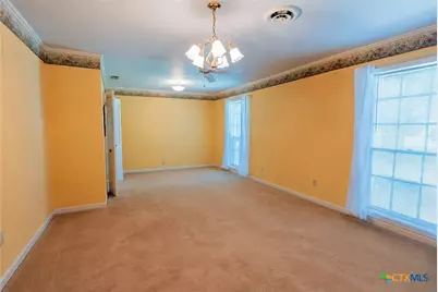 301 Berkshire Lane, Victoria, TX 77904 - Photo 14