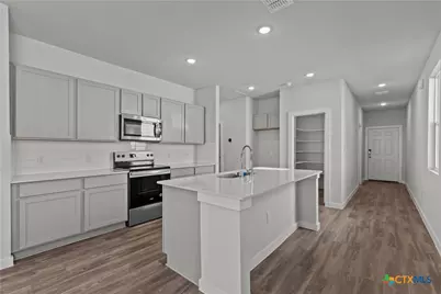 4302 Hobbiton Way, New Braunfels, TX 78130 - Photo 6
