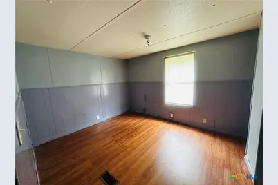 217 E Schulz, Marion, TX 78124 - Photo 14