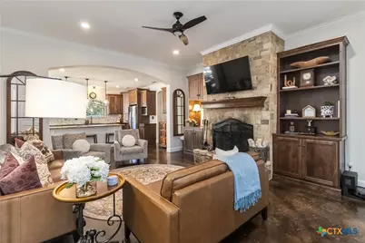 412 Elmwood Drive, New Braunfels, TX 78130 - Photo 2