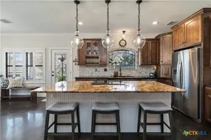412 Elmwood Dr, New Braunfels, TX 78130 - Photo 8