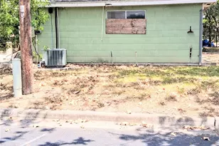 1702 Woodlawn St, Victoria, TX 77901 - Photo 2