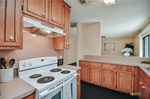 408 Waterford Dr, Victoria, TX 77901 - Photo 8