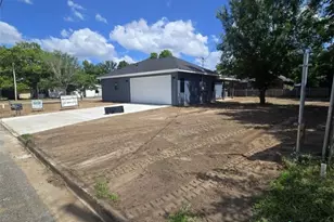 300 S 14th St, Gatesville, TX 76528 - Photo 4