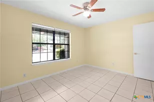 307/309 W 2nd St, Lampasas, TX 76550 - Photo 12