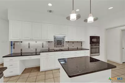 8472 Rolling Acres Trail, Fair Oaks, TX 78015 - Photo 12