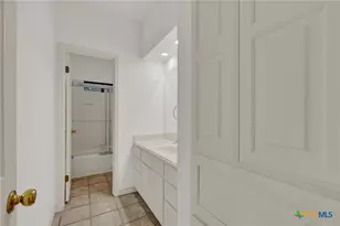 8472 Rolling Acres Trail, Fair Oaks Ranch, TX 78015 - Photo 24