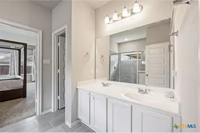 1044 Slight Street, New Braunfels, TX 78130 - Photo 14