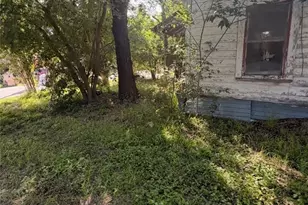 185 S West End Ave, New Braunfels, TX 78130 - Photo 1