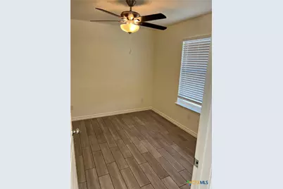 909 E 3rd Street #B, Lampasas, TX 76550 - Photo 12