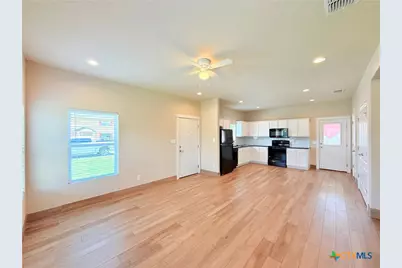 1168 Sycamore Street, Seguin, TX 78155 - Photo 6