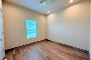 1168 Sycamore St, Seguin, TX 78155 - Photo 8