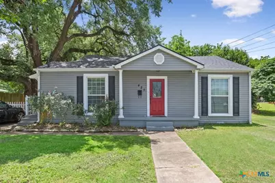 425 E 13th Avenue, Belton, TX 76513 - Photo 1