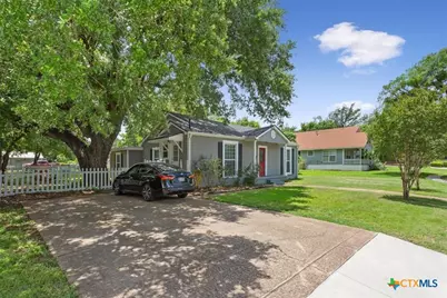 425 E 13th Avenue, Belton, TX 76513 - Photo 2