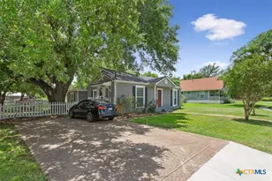 425 E 13th Ave, Belton, TX 76513 - Photo 2