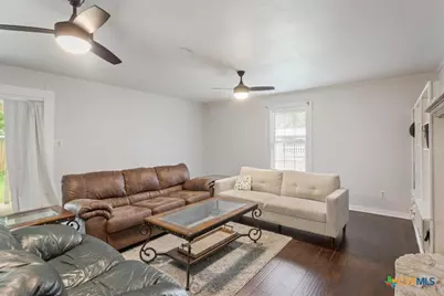 425 E 13th Avenue, Belton, TX 76513 - Photo 10
