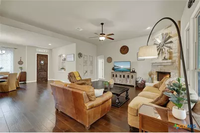 1937 Hunters Cove, New Braunfels, TX 78132 - Photo 2