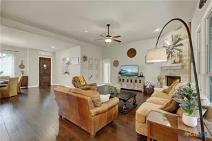 1937 Hunters Cove, New Braunfels, TX 78132 - Photo 2