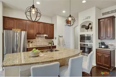 1937 Hunters Cove, New Braunfels, TX 78132 - Photo 4