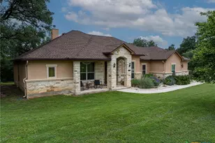 1937 Hunters Cove, New Braunfels, TX 78132 - Photo 2