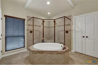 1937 Hunters Cove, New Braunfels, TX 78132 - Photo 10