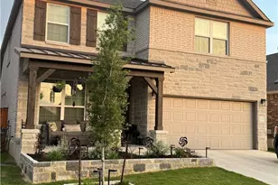 2223 Bluewood St, New Braunfels, TX 78132 - Photo 2