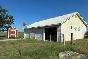 1997 Martinez Rd, Yoakum, TX 77995 - Photo 14