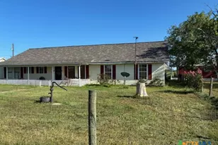 1997 Martinez Rd, Yoakum, TX 77995 - Photo 2