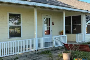 1997 Martinez Rd, Yoakum, TX 77995 - Photo 12