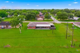 309 Viking St, Victoria, TX 77905 - Photo 36