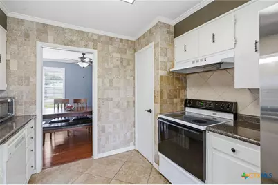 309 Viking Street, Victoria, TX 77905 - Photo 6