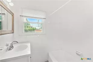 1611 S 33rd St, Temple, TX 76504 - Photo 10
