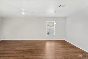 1611 S 33rd St, Temple, TX 76504 - Photo 4