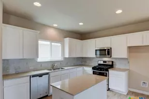 246 Mossycup Dr, San Marcos, TX 78666 - Photo 4