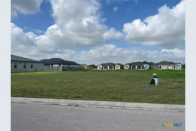 110 Carmine Avenue, Port Lavaca, TX 77979 - Photo 2