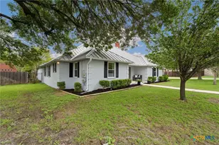 1827 Palace Dr, New Braunfels, TX 78130 - Photo 4