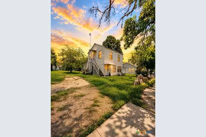 409 N Avenue D, Waelder, TX 78959 - Photo 1