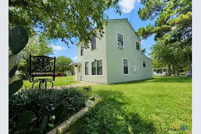 409 N Avenue D, Waelder, TX 78959 - Photo 4