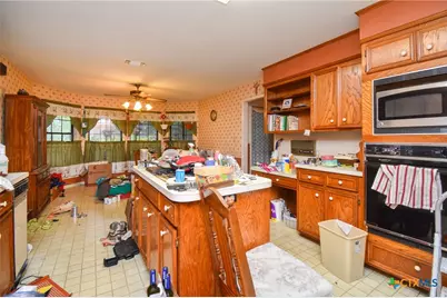 108 Green Way, Victoria, TX 77904 - Photo 10
