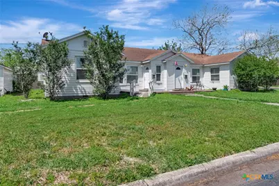 1005 Macarthur Street, Victoria, TX 77901 - Photo 2