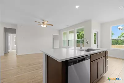 1029 Tabernacle Street, Seguin, TX 78155 - Photo 6