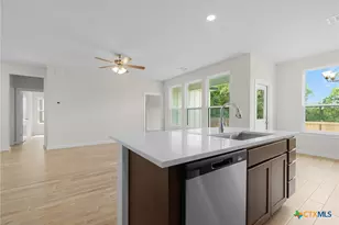 1029 Tabernacle St, Seguin, TX 78155 - Photo 6