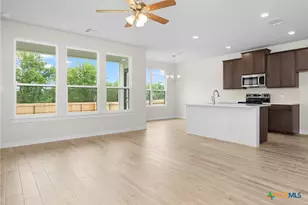 1029 Tabernacle St, Seguin, TX 78155 - Photo 8
