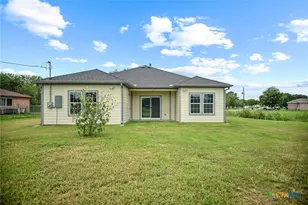 502 Trent St, Victoria, TX 77905 - Photo 6