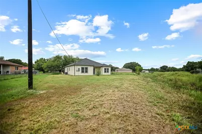 502 Trent Street, Victoria, TX 77905 - Photo 6
