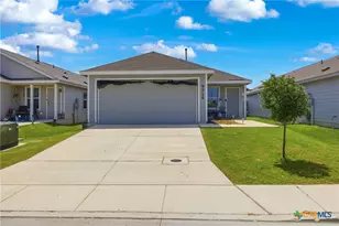 9220 James Bowie, Seguin, TX 78155 - Photo 2