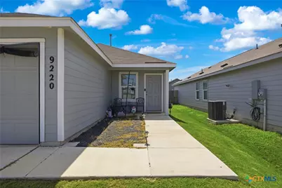9220 James Bowie, Seguin, TX 78155 - Photo 4